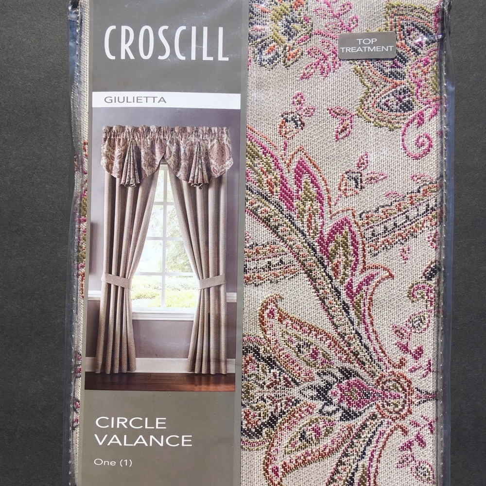 Croscill Circle Valance Giulietta 42” x 24.5” Floral Damask Discontinued New
